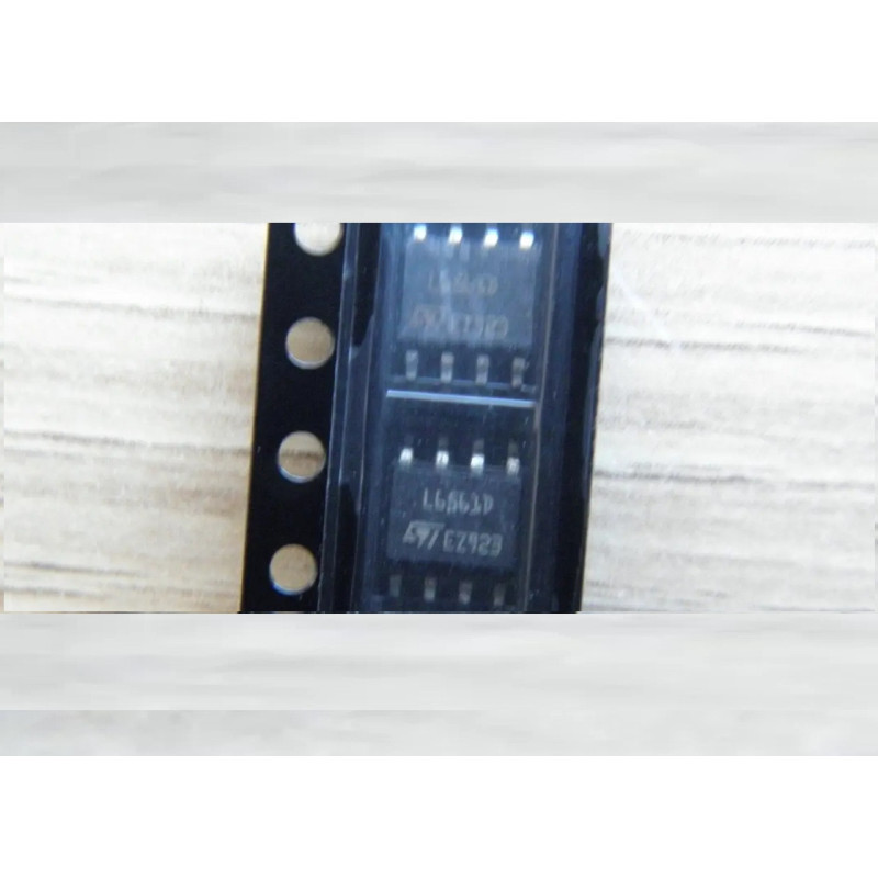 Микросхема L6561D